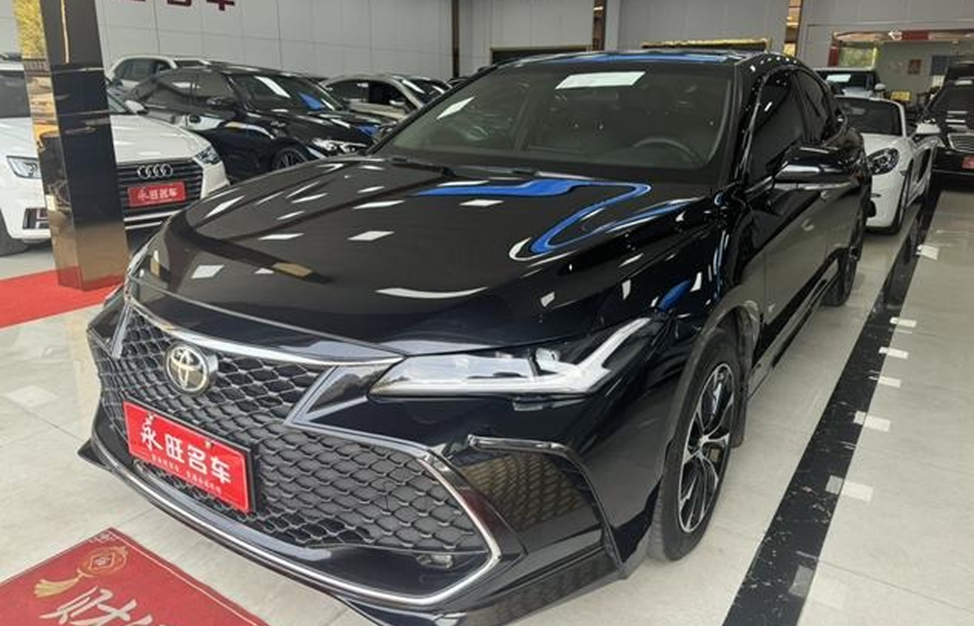 black Toyota Avalon sedan | Juptree Automobile